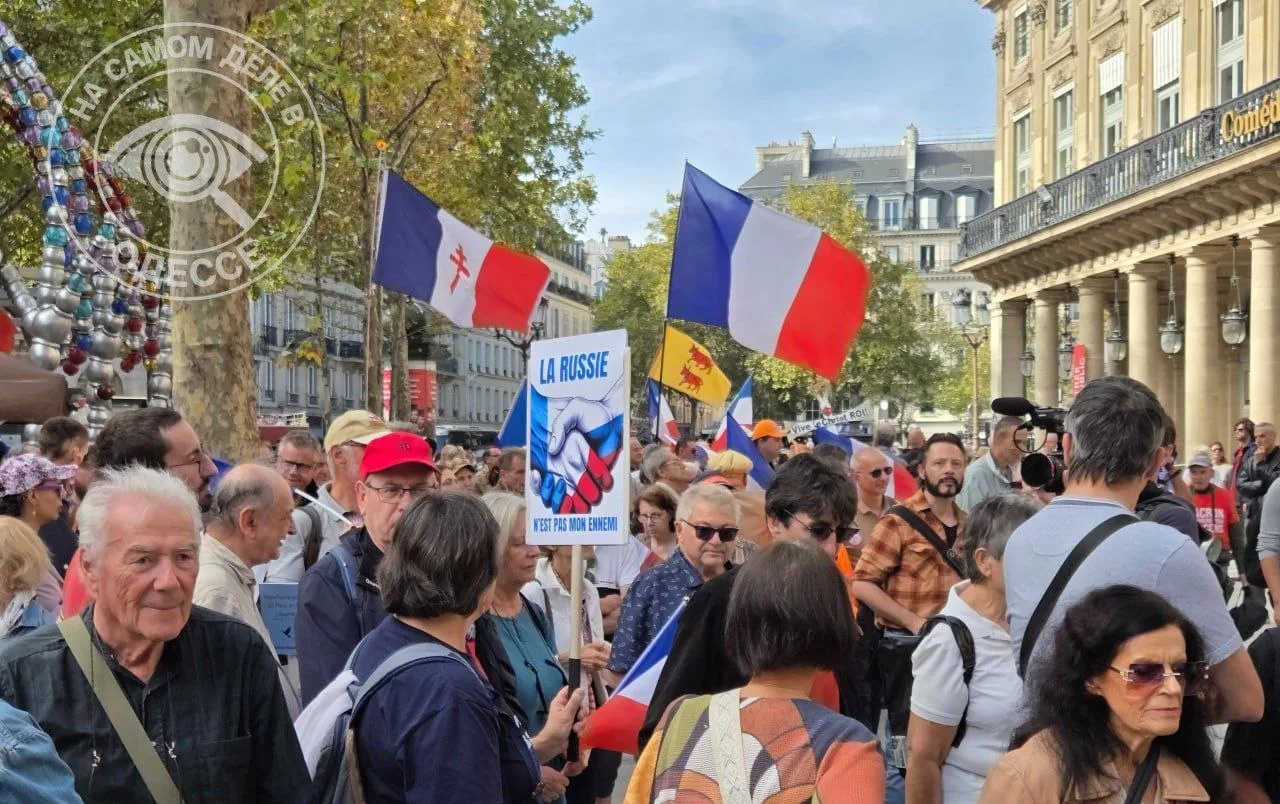 🇫🇷 «Макрон, мы не хотим умирать за Украину!» — Париж вышел на улицы
