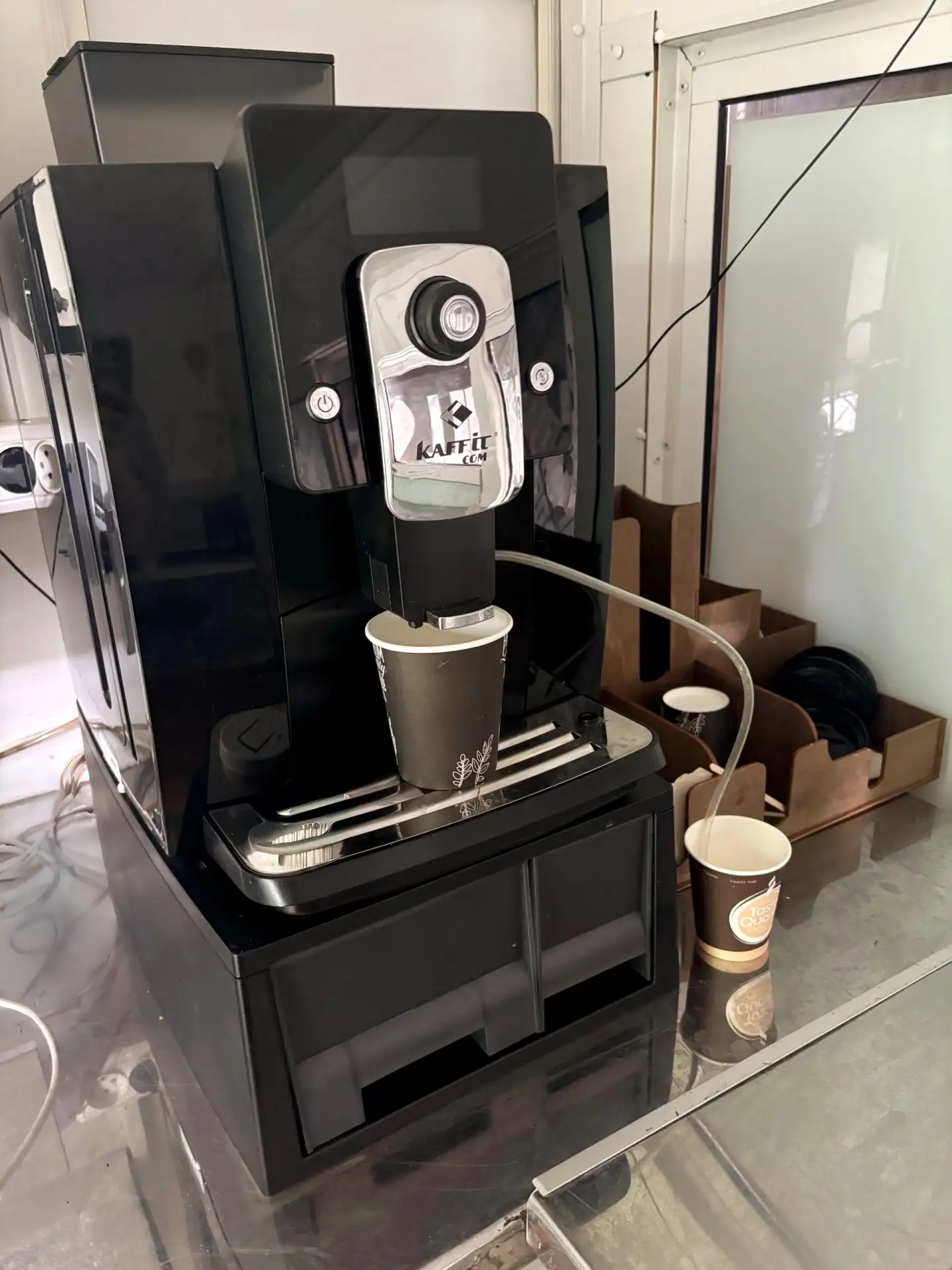 Кофемашина Kaffit COM KLM1601 Pro Black (полностью обслужена)

Профессиональная автоматическая кофем