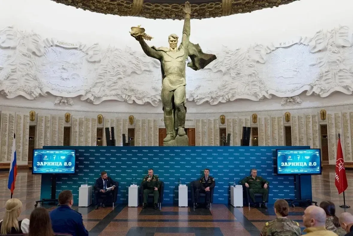 ⚡️Запустили третий сезон Всероссийской военно-патриотической игры «Зарница 2.0»  Сегодня в Музее Поб
