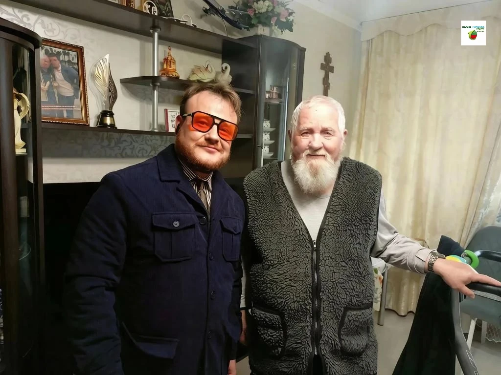 Следующий в очереди за поздравлениями - Анатолий Чернышев. Он воглавлял отдел "Знамёнки...