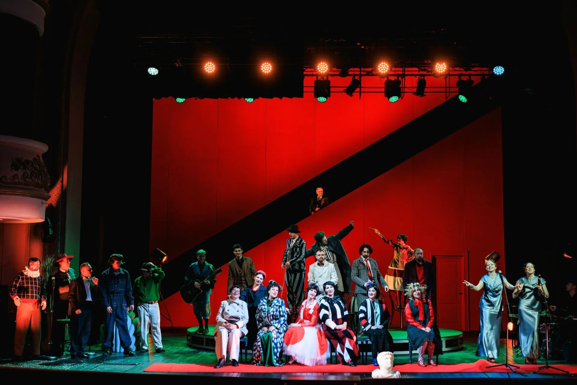 С Международным днём актёра! 🎭✨