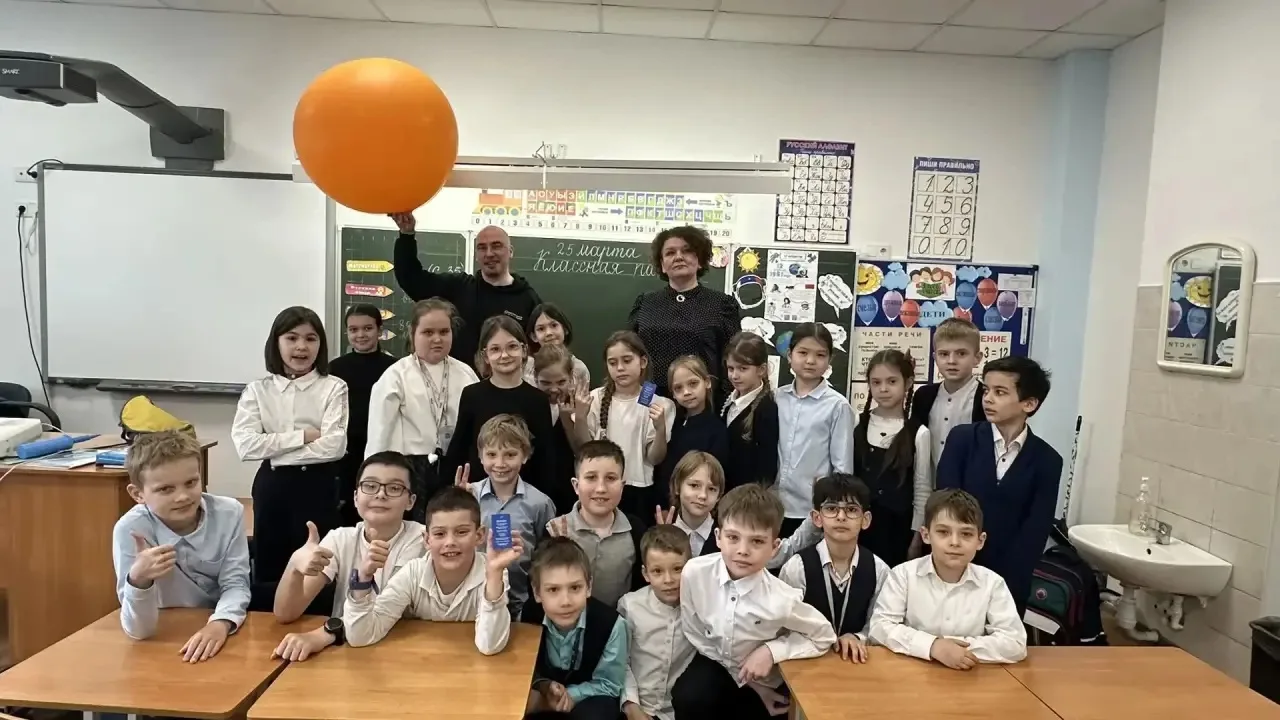 🚀25 марта во 2г и 2д классах состоялась удивительная встреча с Никитой Александровичем Поповым - дир