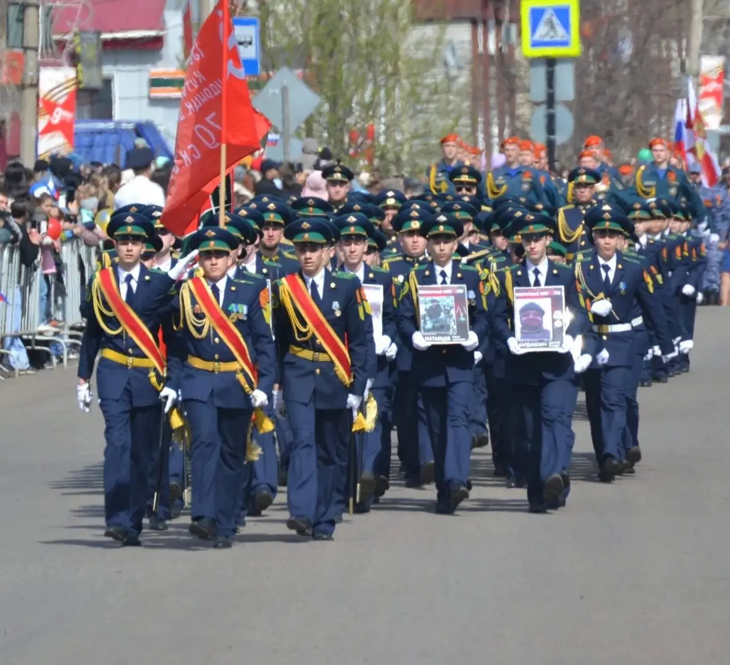🪖 Сегодня в День Победы кадеты нашего корпуса почтили память героев!🇷🇺

В торжественной обстановк