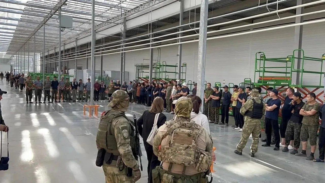 Рейд по выявлению нелегалов прошел в Семилукском районе.