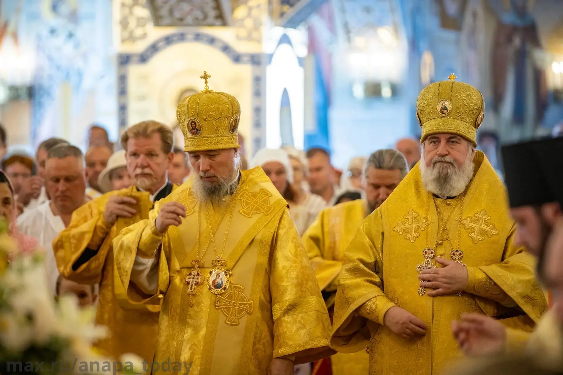 В Анапе совершили Божественную литургию митрополит Екатеринодарский и Кубанский Василий и епископ Но