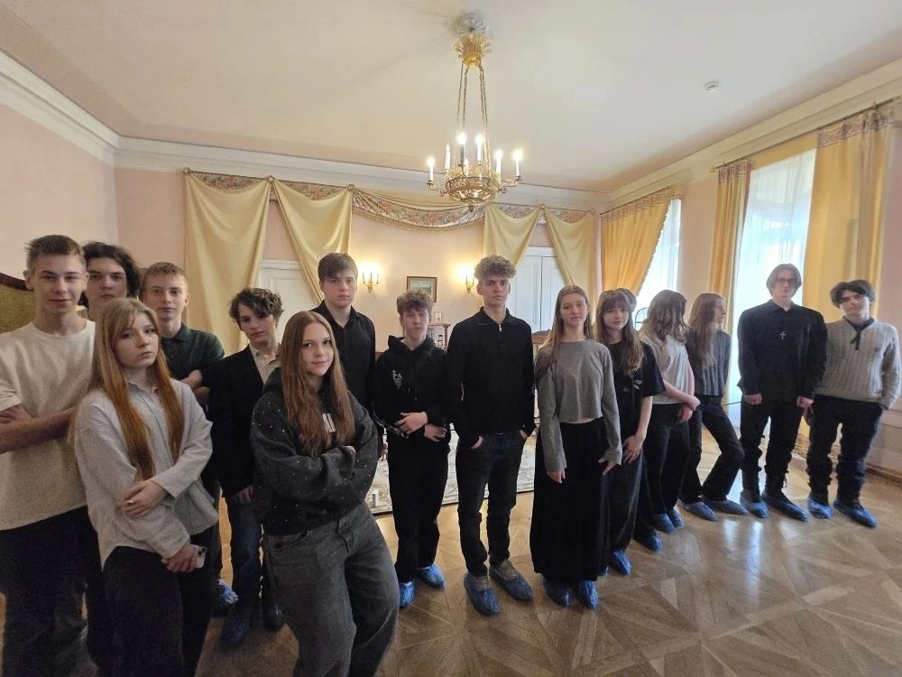 🏛️ Экскурсия 9 «Б» класса в Музей-квартиру А.С. Пушкина на наб. р. Мойки, 12.   Этот адрес знаком ка