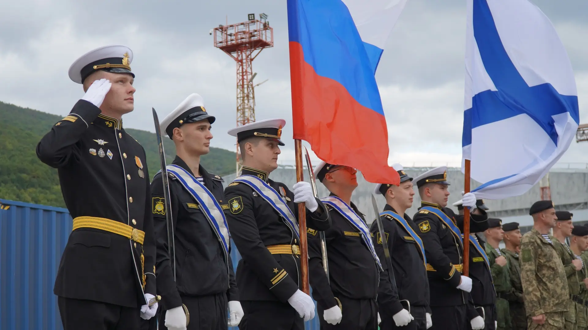 В Магадане торжественно встретили экипажи кораблей Тихоокеанского флота в рамках акции ...