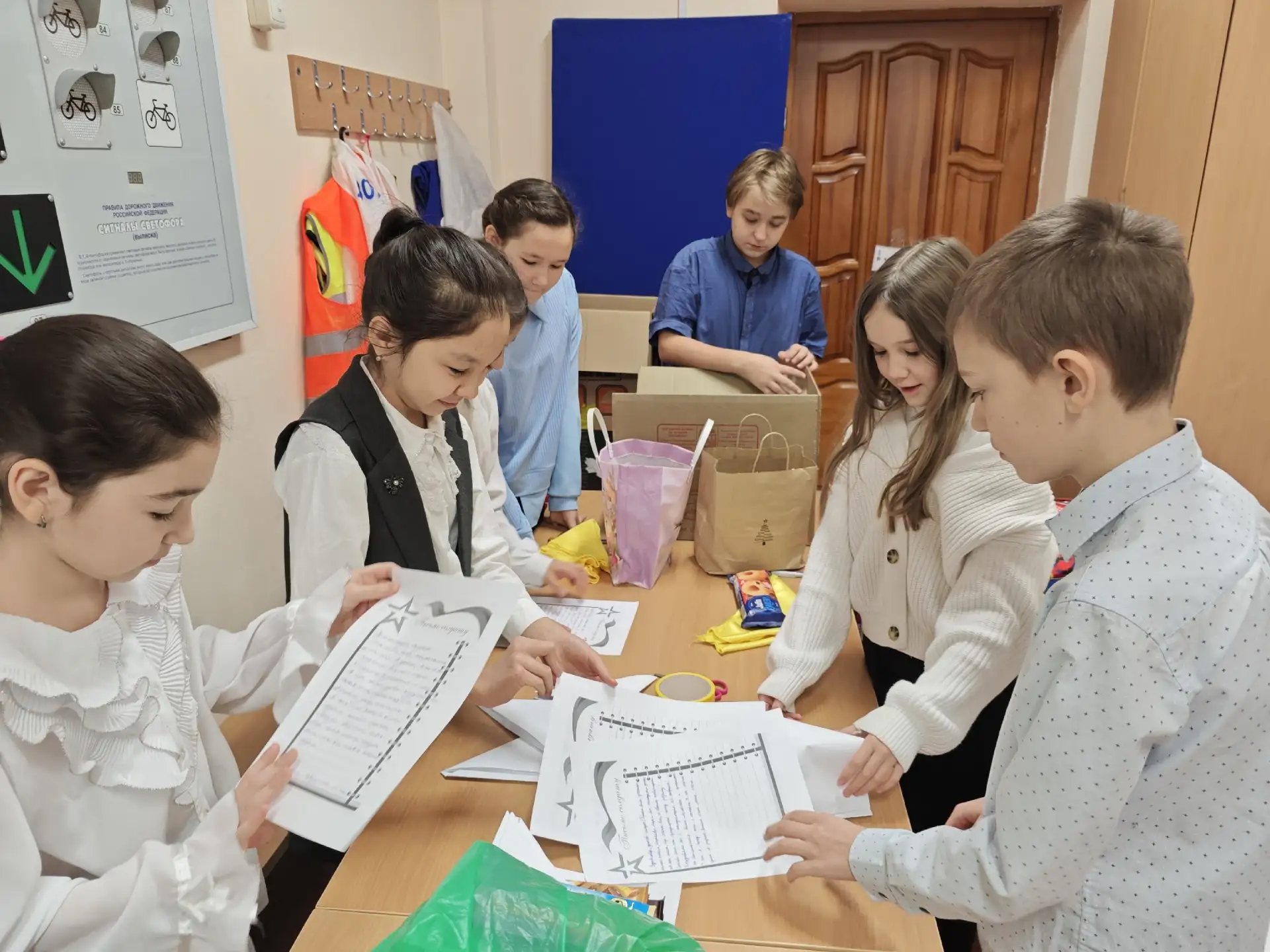 ☝️В МБОУ СОШ 7 проходит акция "Сладкое письмо солдату", организованная МАОУ ДО "Центром детского тво