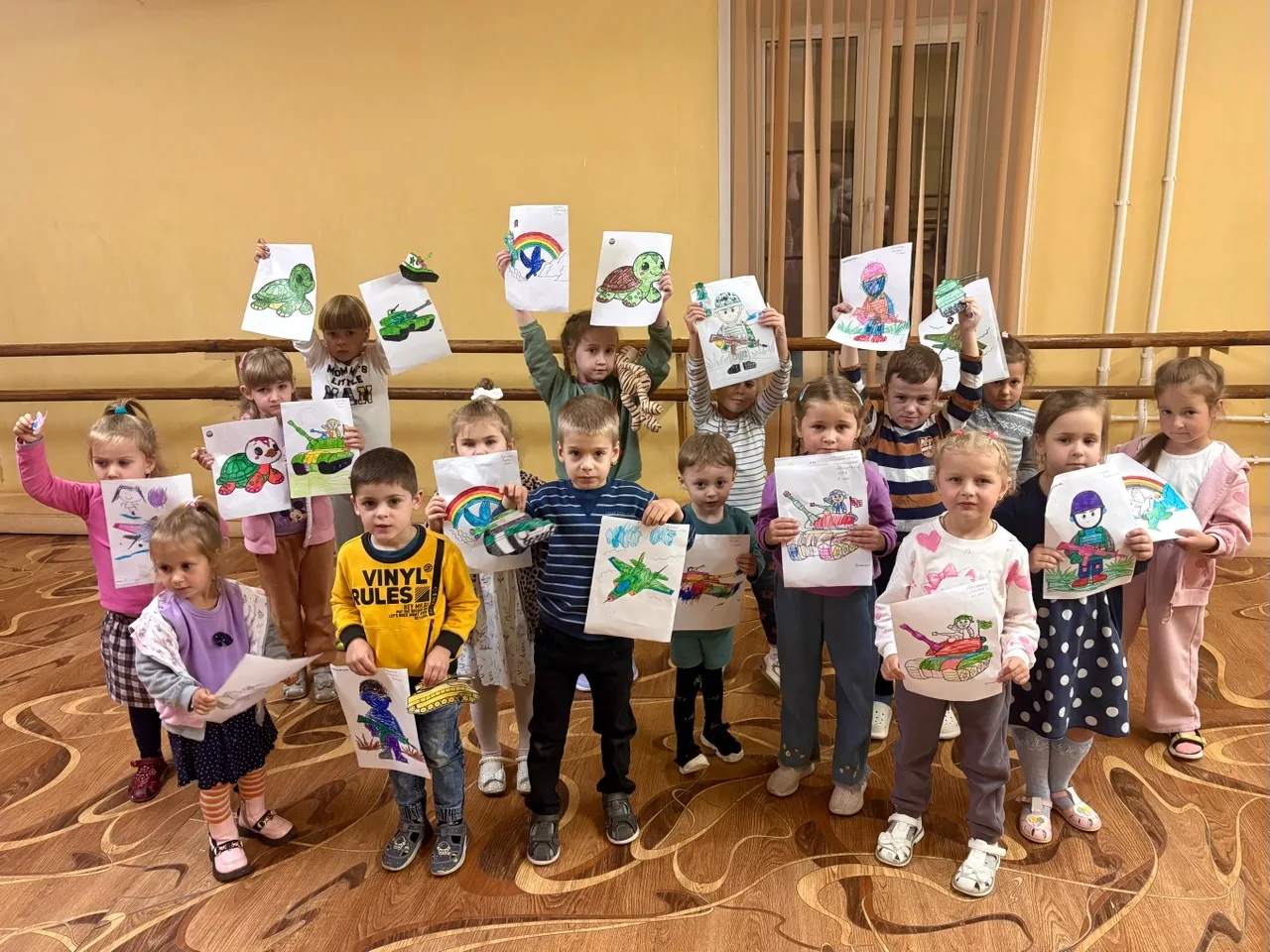 🎨 Маленькие художники — большие сердца! ❤️