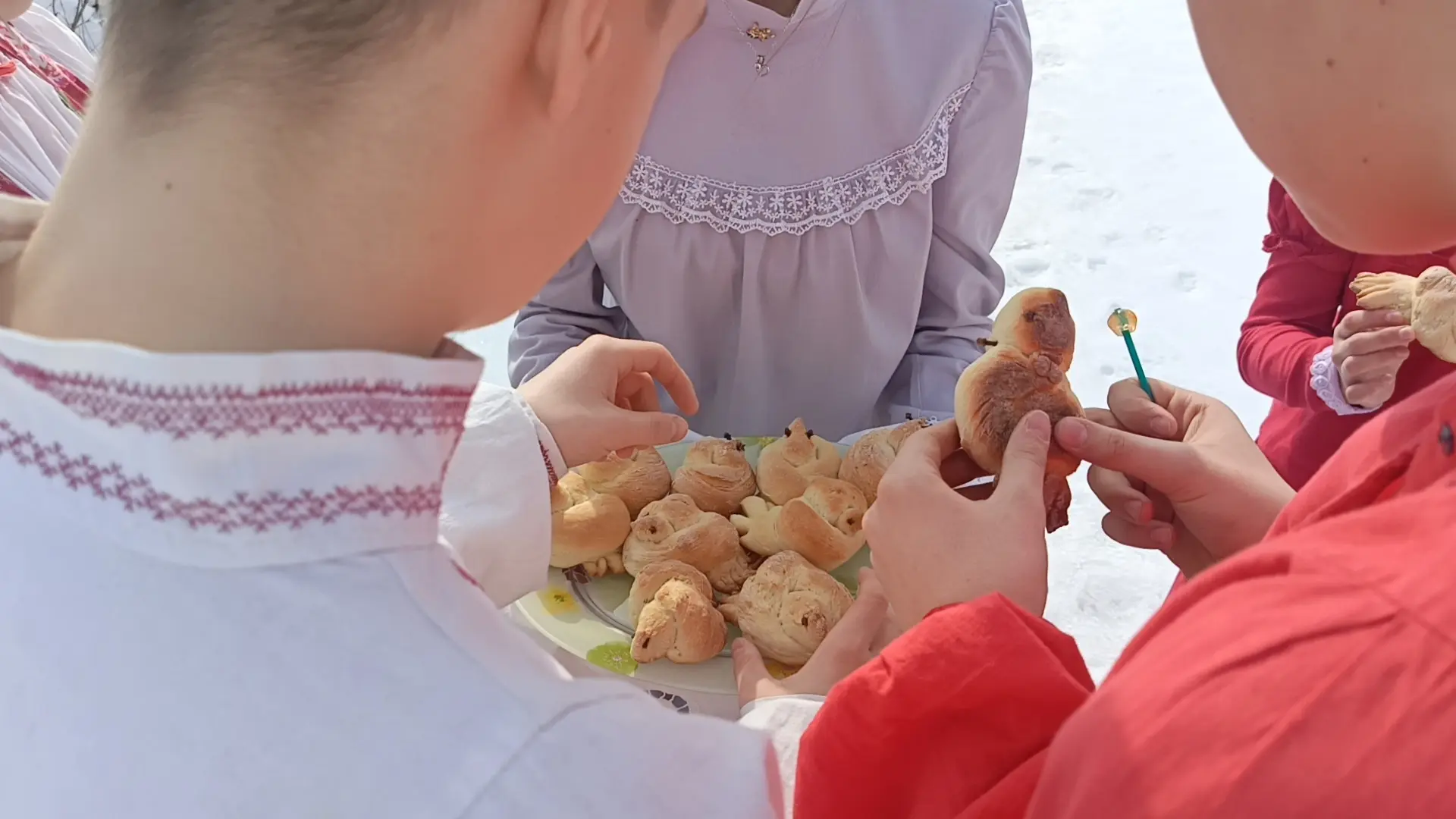 🐦‍⬛️Праздник Сороки (Сорок сороков, Жаворонки), отмечаемый 22 марта, — это день народн...