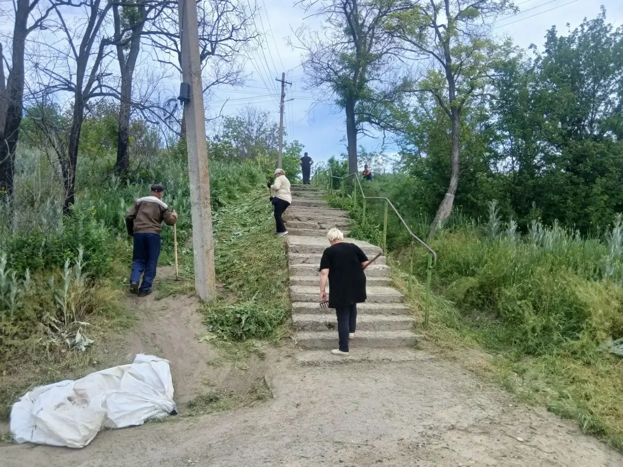 🧹🌿 Благоустройство Великолепетихского округа продолжается!