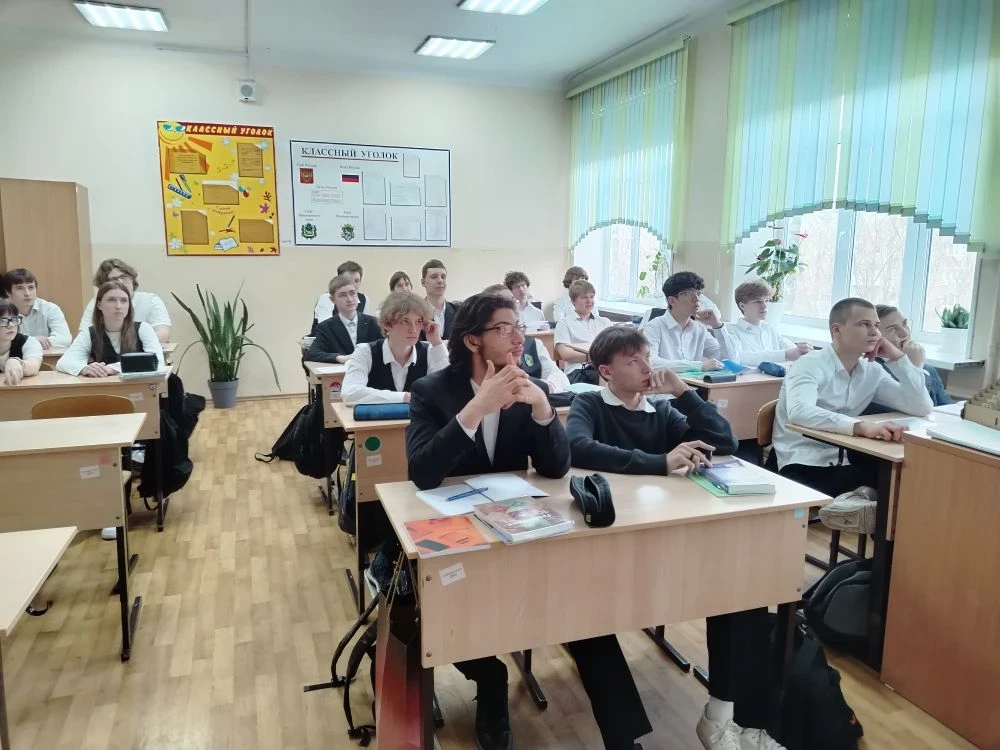 🎉 Неделя математики продолжается! 🎊  В наших 10-х классах состоялись яркие и познавательные события!