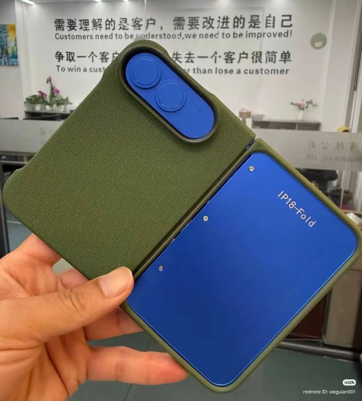 Чехлы для iPhone Fold в разных цветах.

Похоже, Apple не будет заморачиваться с цветами для Fold и в