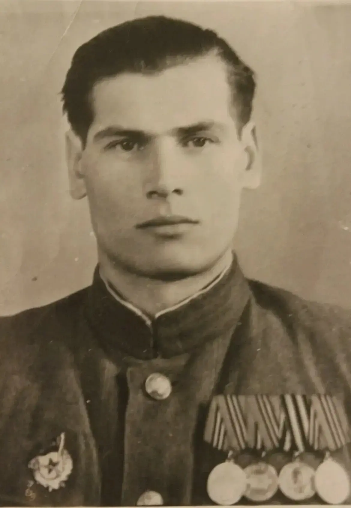 Наш прадед, Гайворонский Николай Севостьянович, был младшим сержантом Советской Армии. ...