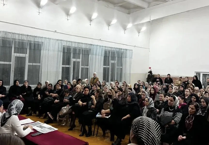 🗓️В МБОУ «Гимназия» прошли классные часы для учеников 7–11 классов, посвящённые важной и актуальной 