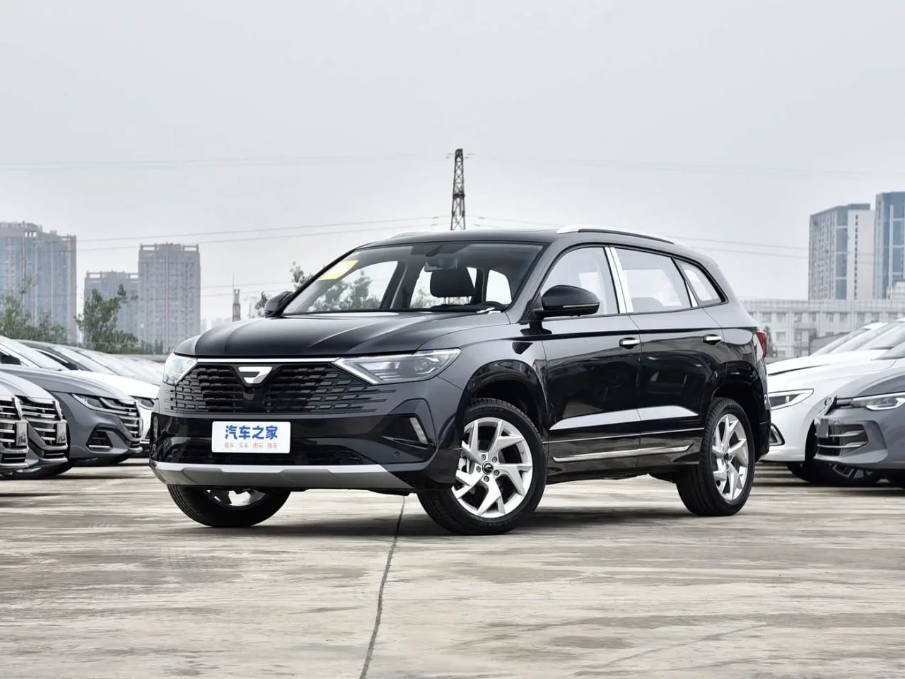 Jetta VS7 280TSI Glory Edition • 2026 • 🇨🇳

Увеличенный SUV на платформе Volkswagen MQB — больше п