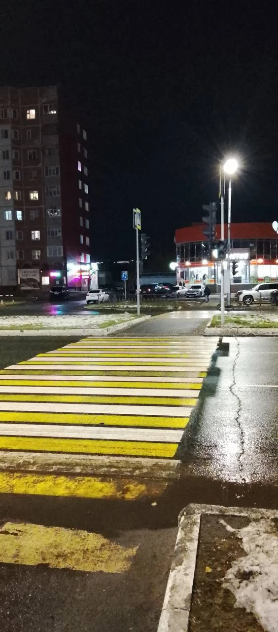 Пешеходный переход около монетки на Ленина 21в , не работают светофоры