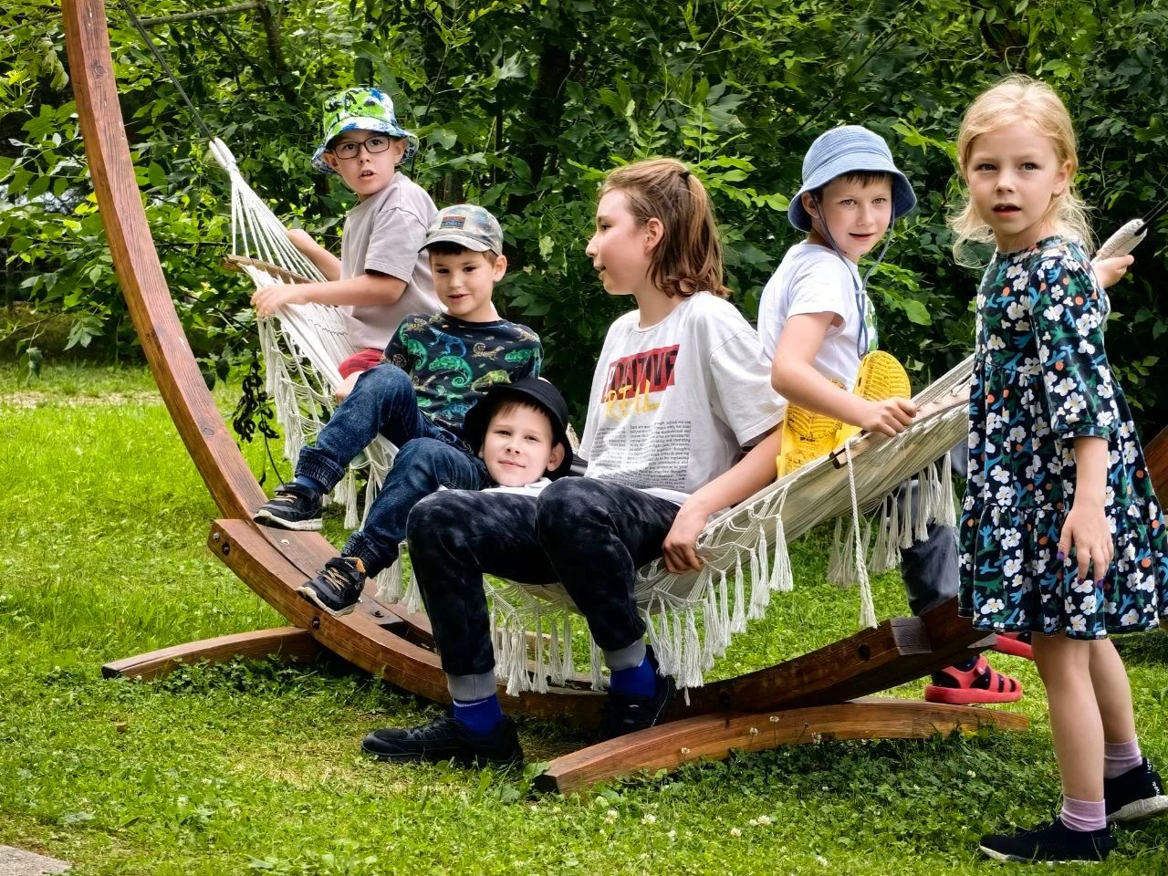 ☀️Хайре!
Смена лагеря «Река вдохновения» приветствует вас по-древнегречески и желает вам солнца!

До