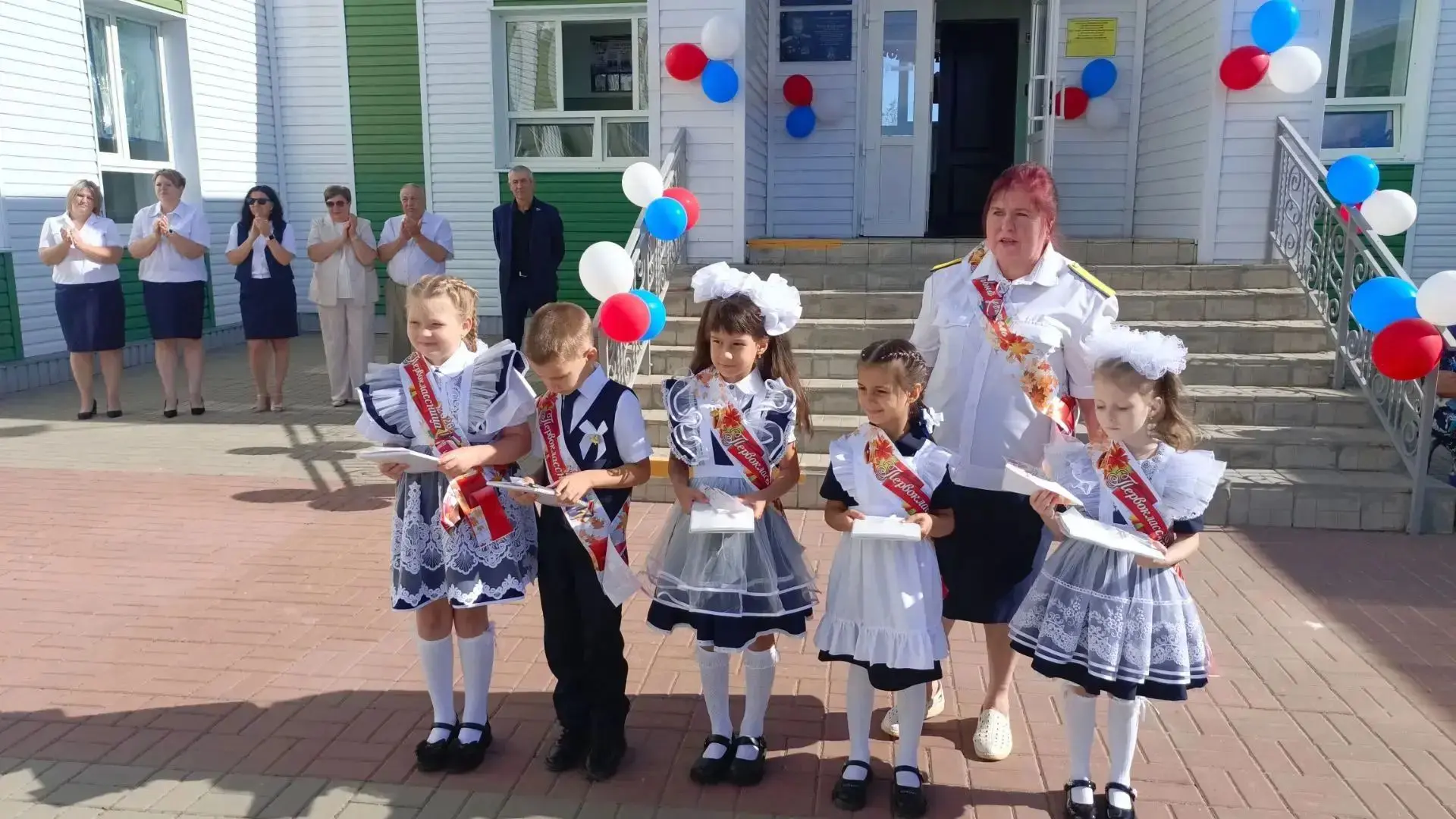Сегодня 1 сентября  МБОУ Новоцимлянская СОШ отмечает своё 75-летие! ...