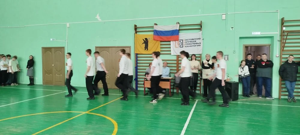 🇷🇺Смотр строя и песни, посвященный Дню защитника Отечества, среди студентов 1 и 2 курсов – традици