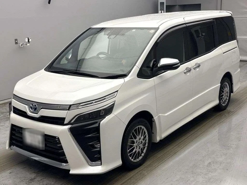 ✔️Toyota VOXY
