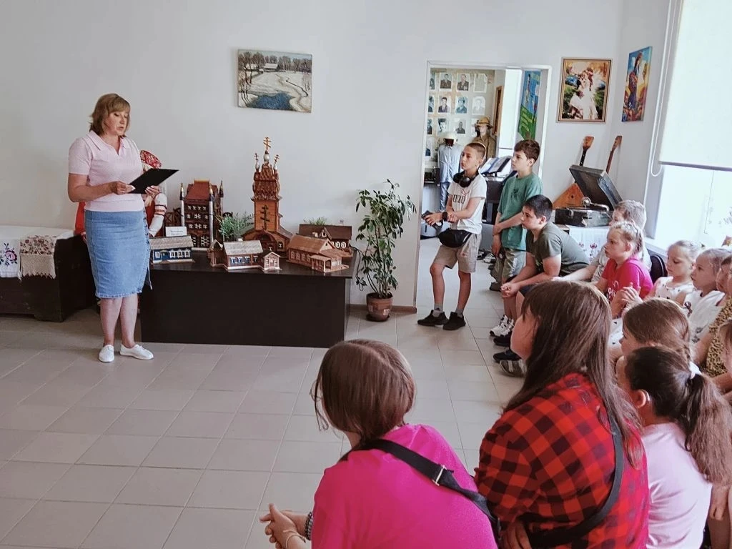 ДЕНЬ ПУТЕШЕСТВИЙ
🌸🌿☀️11 июня воспитанники летнего лагеря «Родничок» посетили с экскурсией краеведч