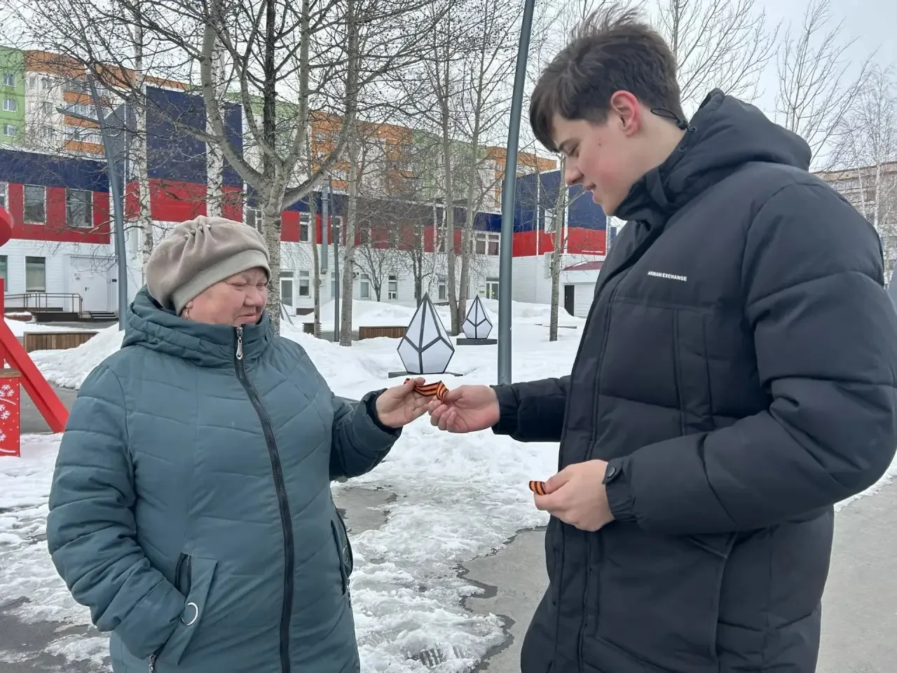 🎖️ Стартовала всероссийская акция «Георгиевская ленточка»   В нашем городе вновь проходит всероссийс