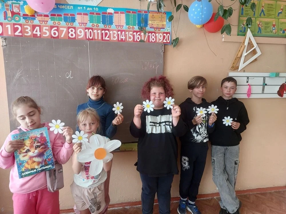 Сегодняшний день был посвящен Дню семьи👨‍👩‍👦‍👦❤️
✅️с утра зарядка,сытный завтрак,подвижные игры
