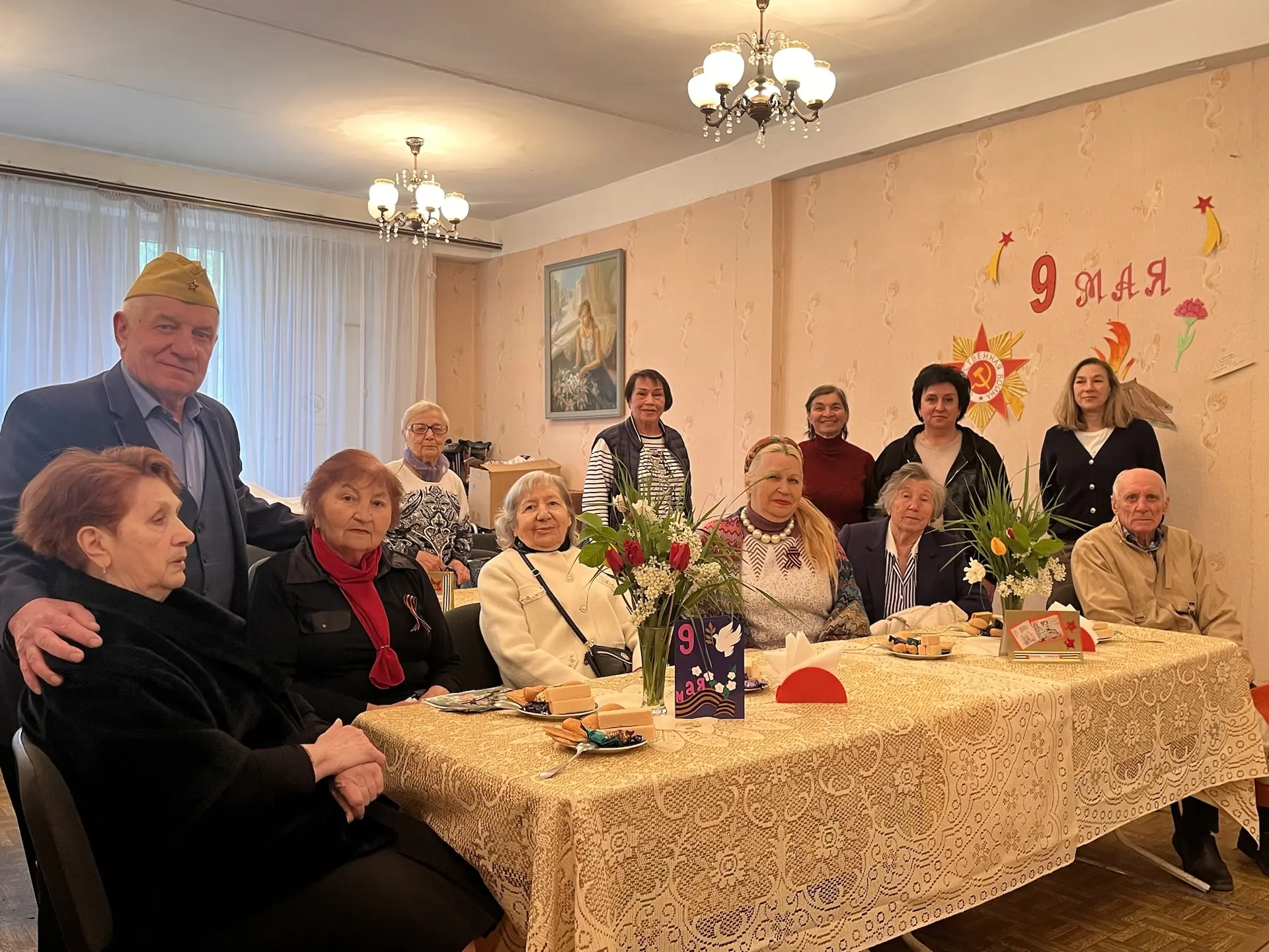 Сегодня для подопечных ГБУСО ЦСОН Ленинского района города Донецка был организован праздничный конце