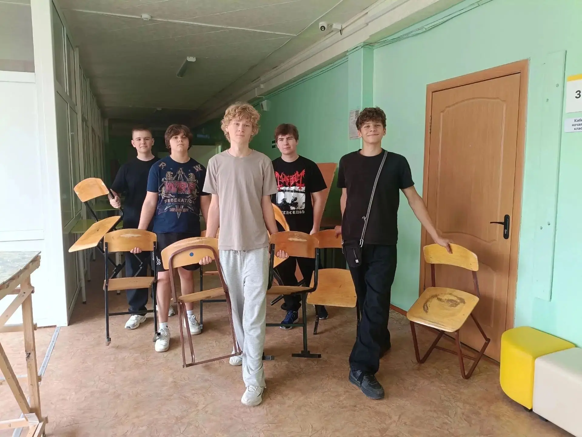 ТРУДОВОЙ ДЕСАНТ 10 "Б" КЛАССА
