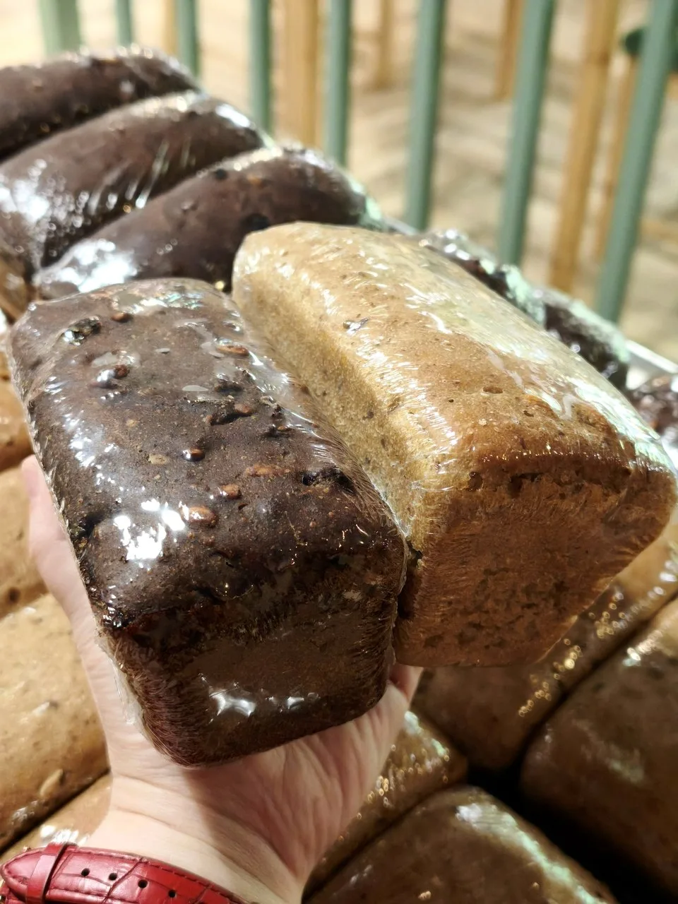 Свежайший бездрожжевой хлебушек🍞 (ещё тёплый🥰) готов к продаже!