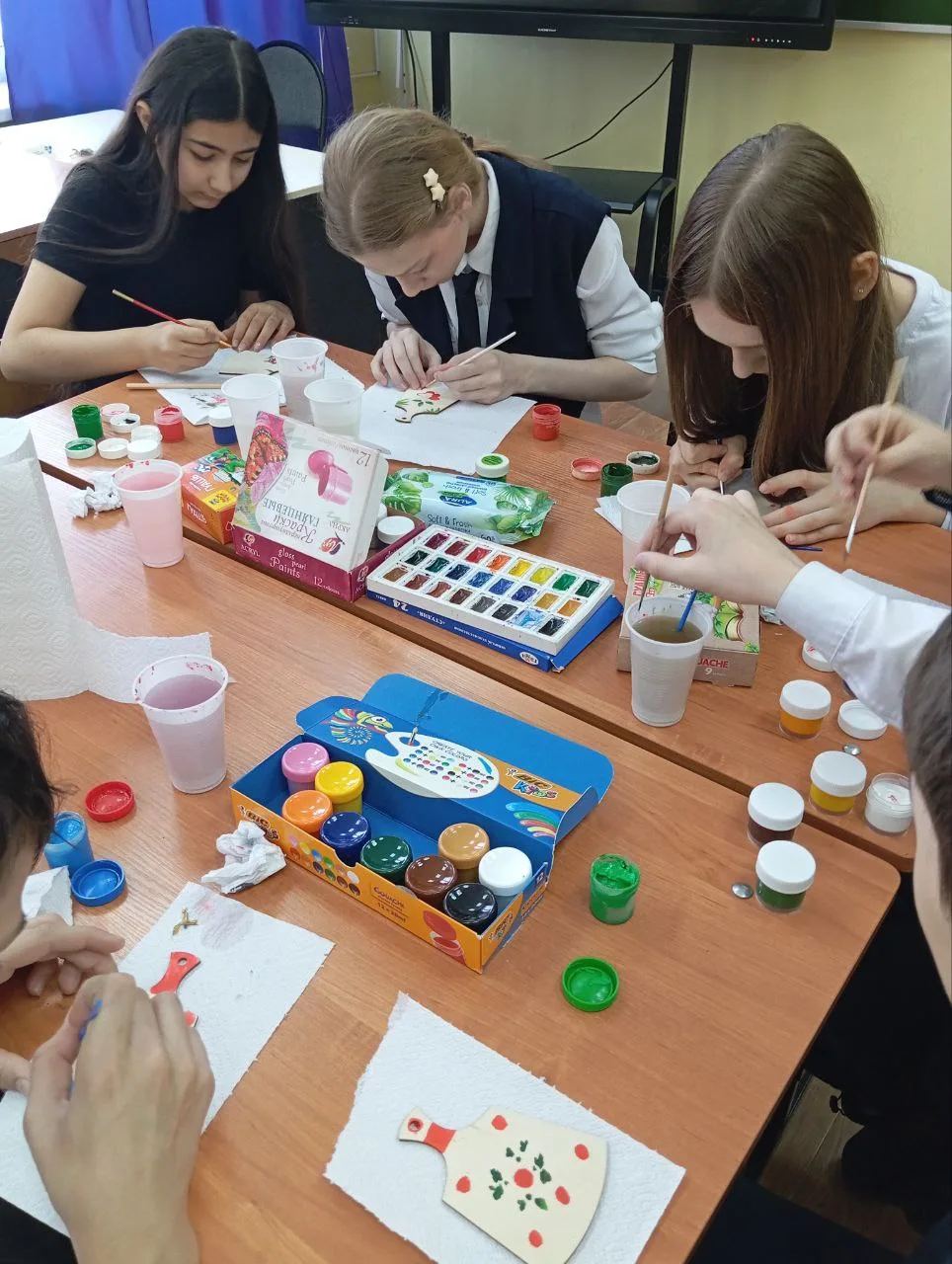 🇷🇺21 февраля - День народных промыслов! 🎨🌸 В этот день распахнул свои двери Город мастеров, и каждый
