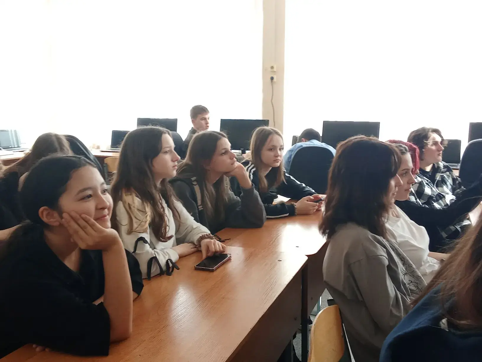 Вчера, 12 марта, в 7Б и 8Б классах в рамках месячника медиации прошли встречи с социальным педагогом