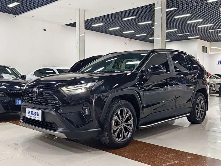 🚘 Toyota RAV4 2023 2.0L CVT 2WD Fashion Plus Edition

— Пробег: 48.800 км
— Оригинальная краска

🇷