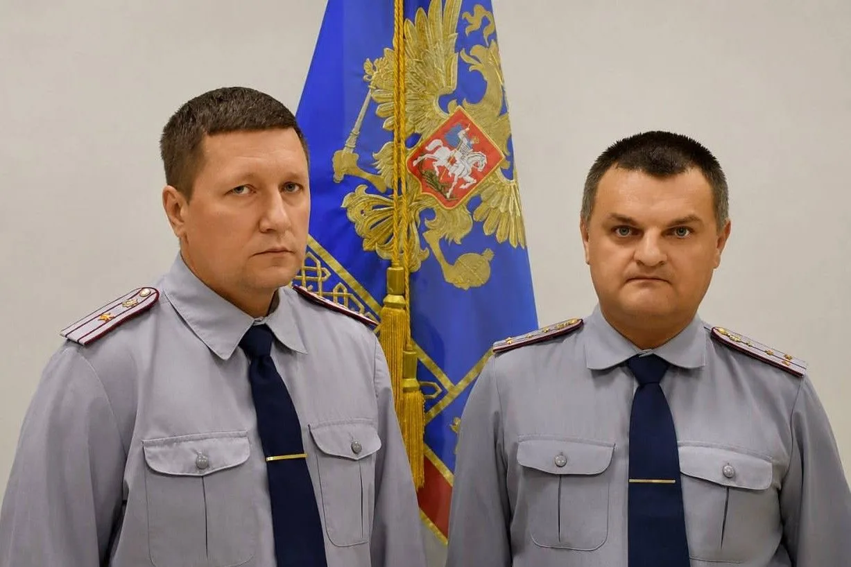 ☑️Сотрудники УФСИН России по Самарской области пришли на помощь семье, оказавшейся в сложной дорожно