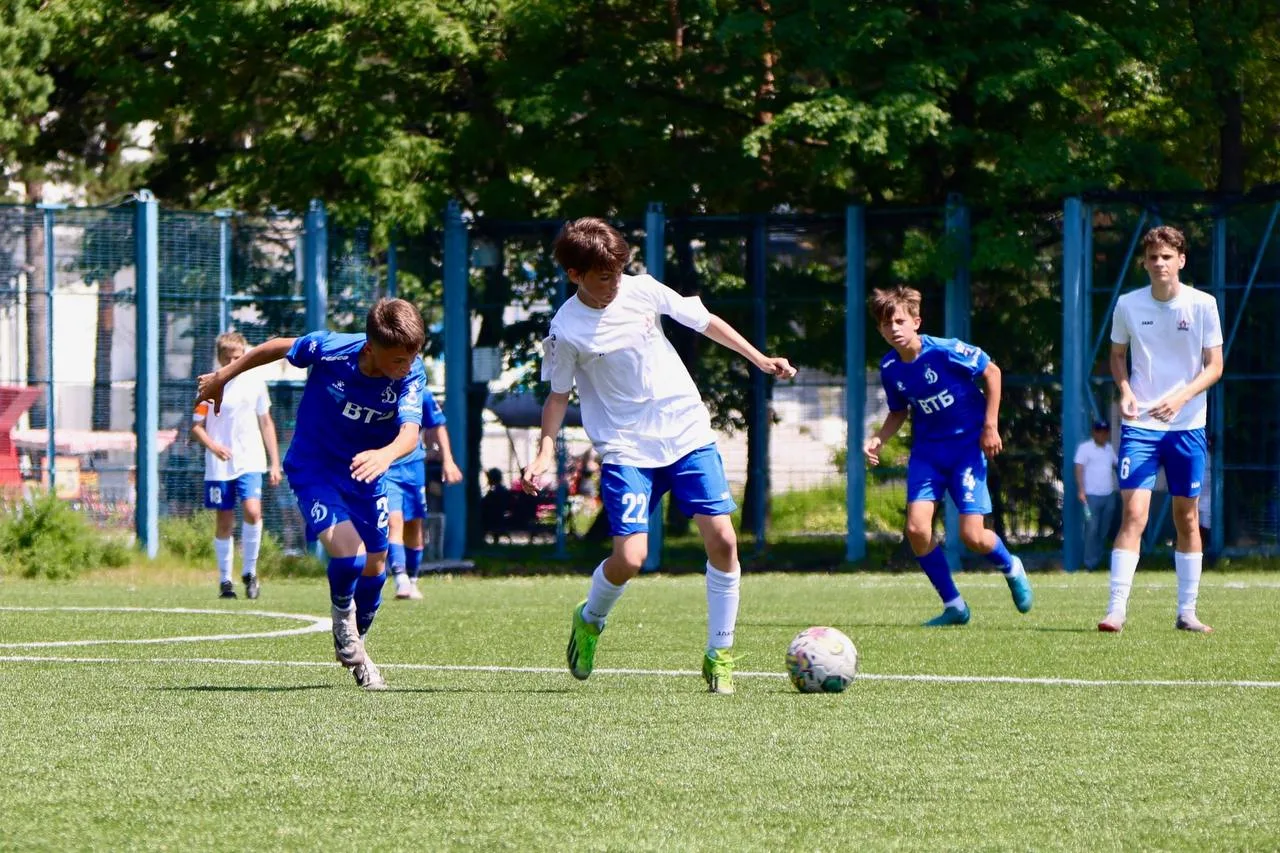 Первые домашние матчи в рамках Первенства ДФО ⚽️

Сегодня армейские команды 2012 и 2013 года рождени