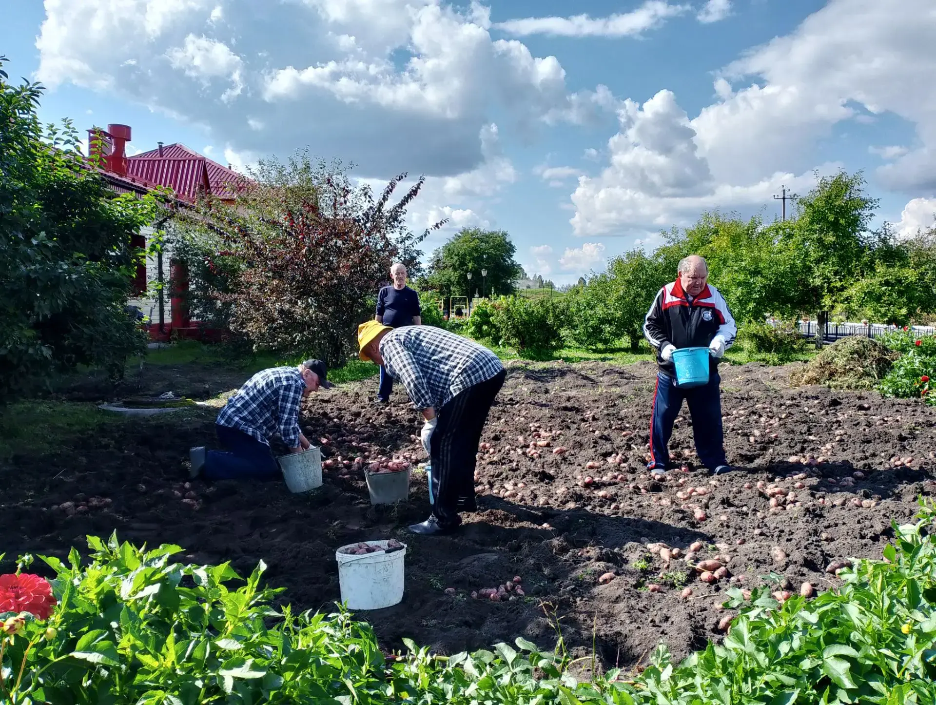 В Исетском доме социального обслуживания наступила по-настоящему тёплая и плодотворная ...