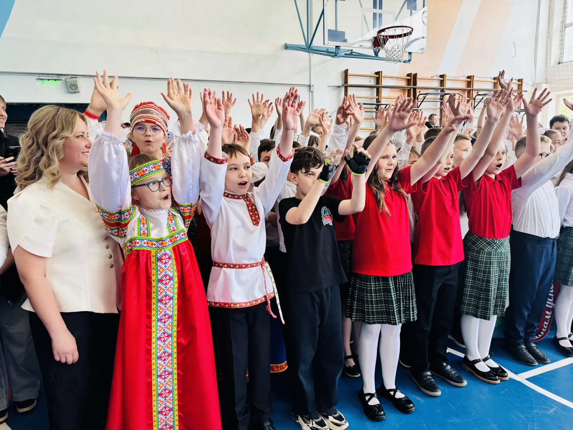 🎉 Сегодня в нашей школе прошёл тёплый, радостный праздник — выпускной Орлят! 📚✨