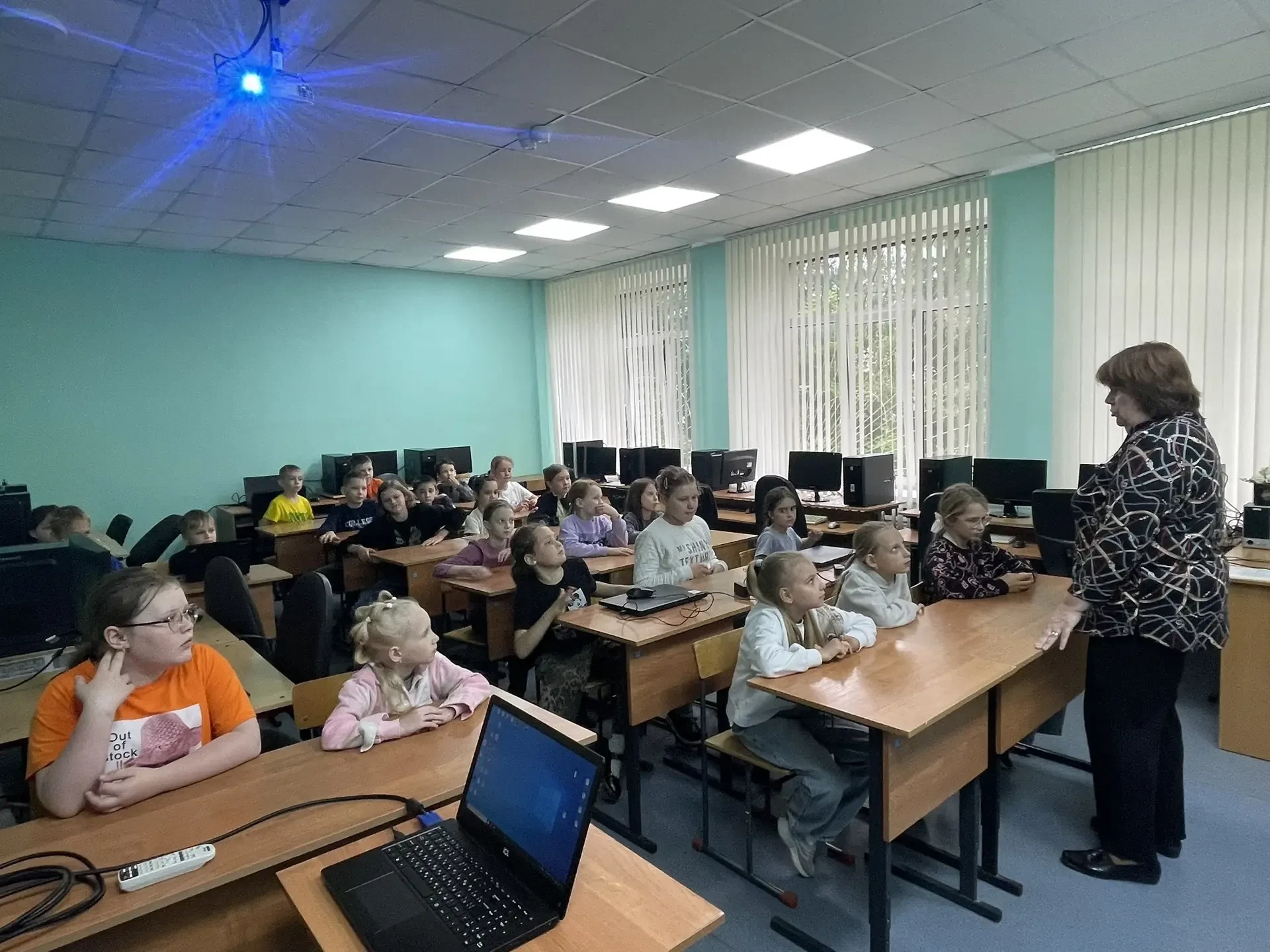 18 июня в летнем школьном лагере прошло увлекательное занятие, посвященное цифровому творчеству: дет