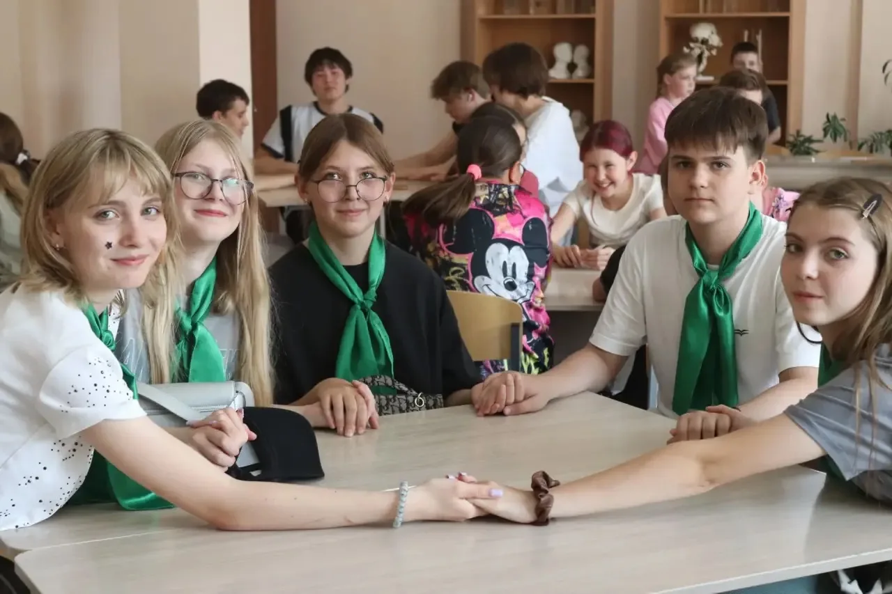 Этим летом ребят в пришкольных лагерях ждут не только развлекательные и спортивные мероприятия, но и