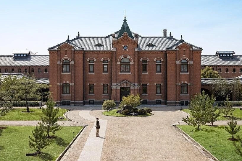 В историческом здании бывшей японской тюрьмы Нара открылся отель Hoshino Resorts, спрое...