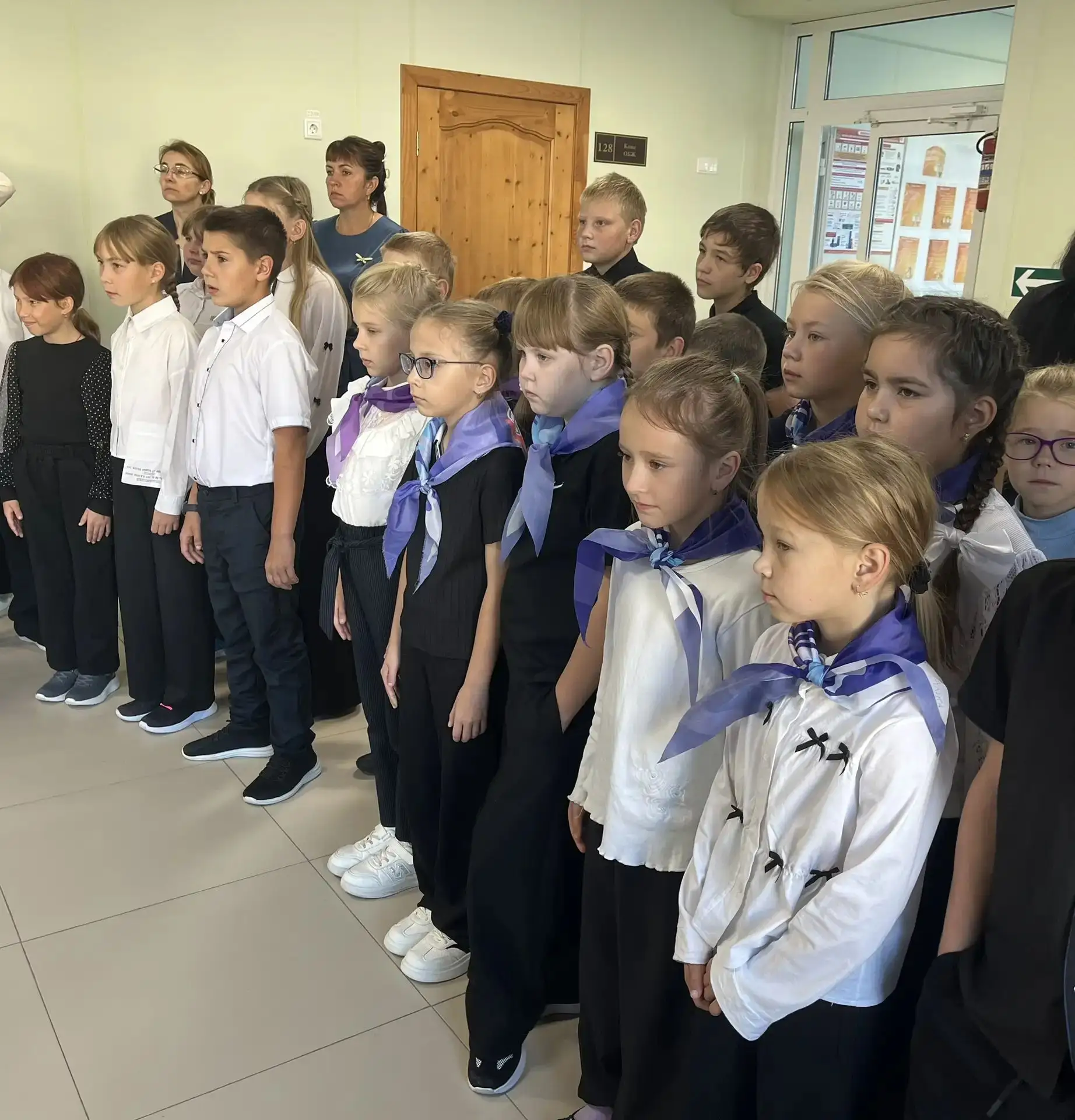 📢Сегодня в нашей школе прошла общешкольная линейка, которая по традиции началась с цер...