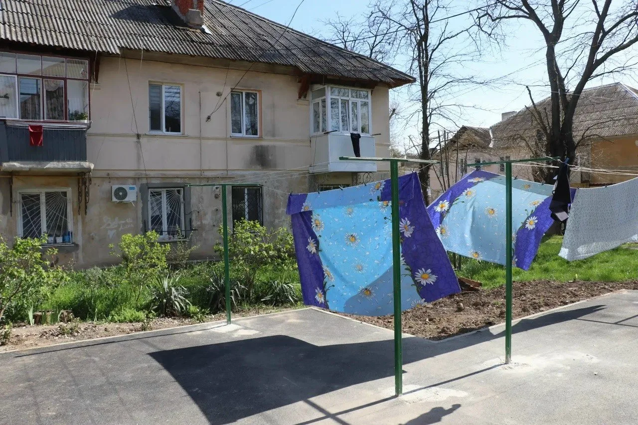 Благоустройство дворов по улицам Славы, Войкова и Казакова подходит к завершению  Накануне территори