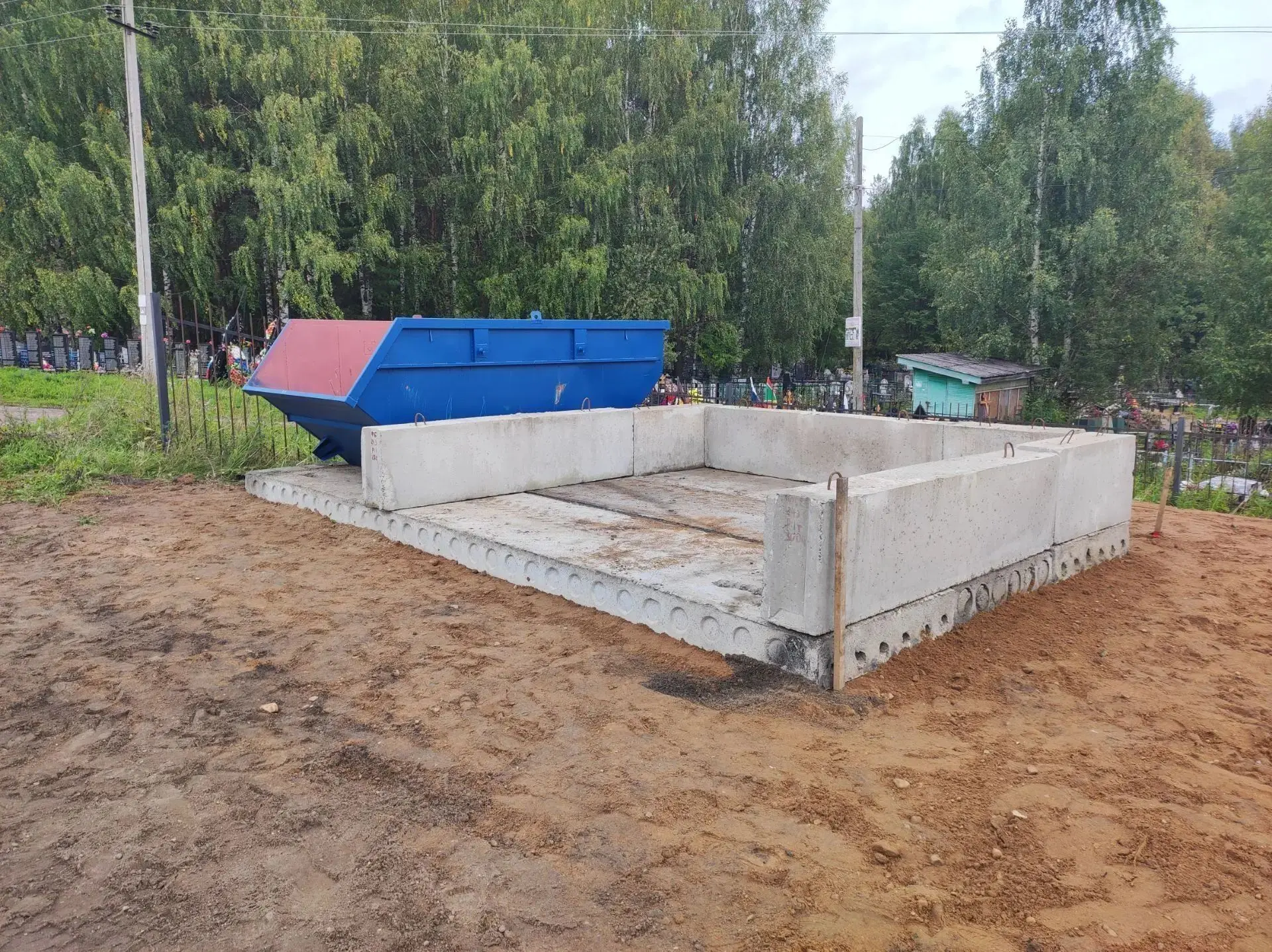 Благоустройство кладбища в селе Ильинско-Подомское в рамках проекта «Комфортное Поморье...