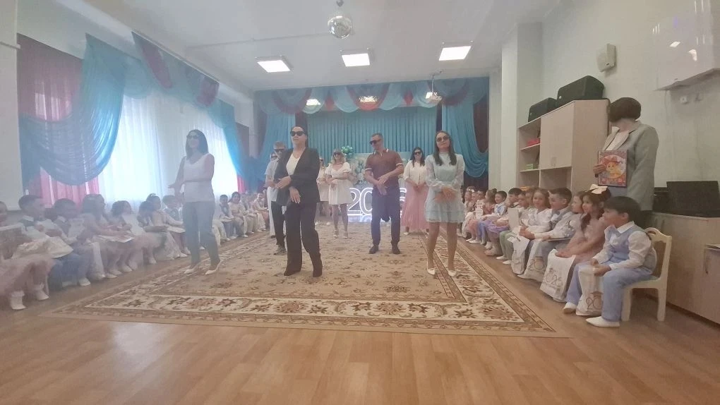 ✌🩷27 мая в подготовительной группе «Фиксики» прошёл  выпускной.  В детском саду «Уникум» – это особе