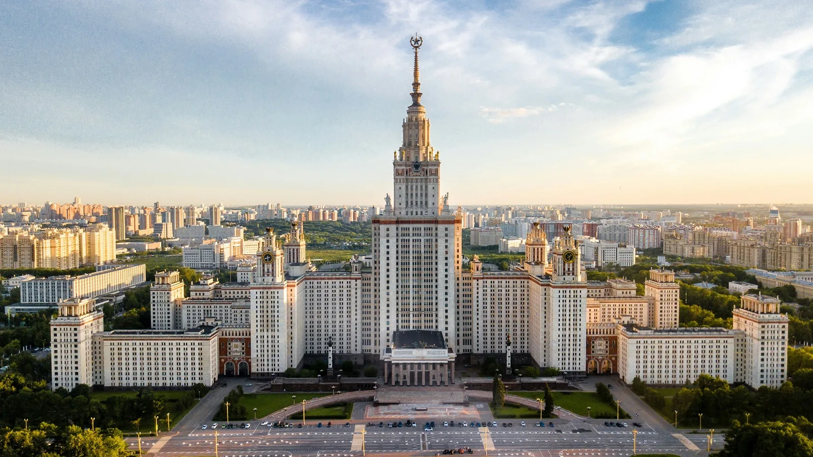 🧑‍🎓Студенческий всплеск: аренда квартир рядом с российскими вузами подорожала на четв...