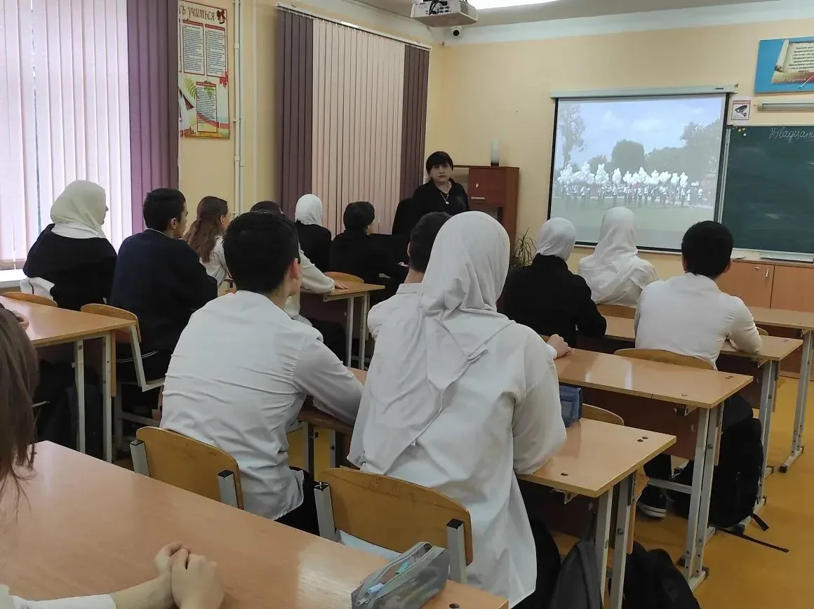 В нашей школе прошли классные часы на тему антитерроризма, где мы организовали просмотр фильмов, так