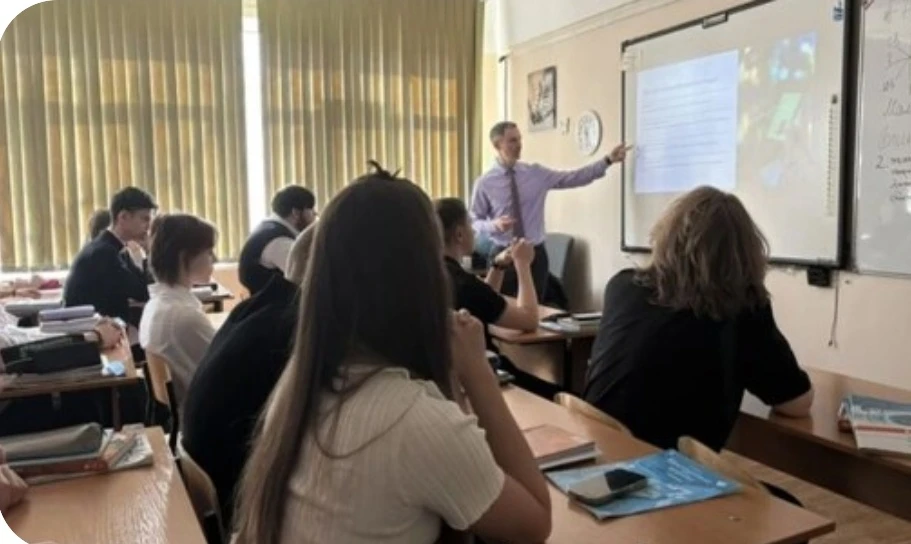 В школах Хабаровского края стартовали новые занятия по кибербезопасности Новые уроки наглядно демонс