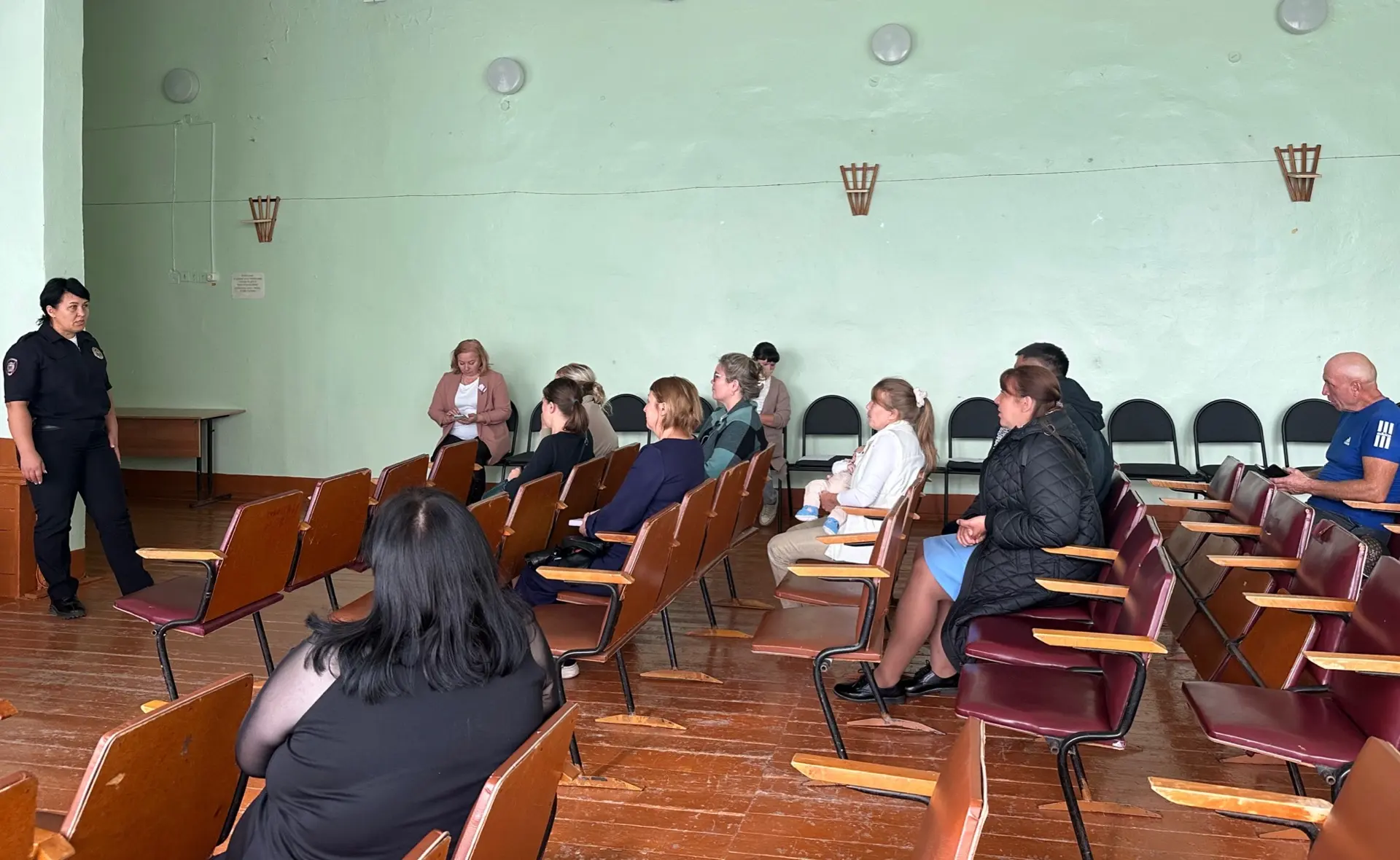 В школе прошло общешкольное родительское собрание