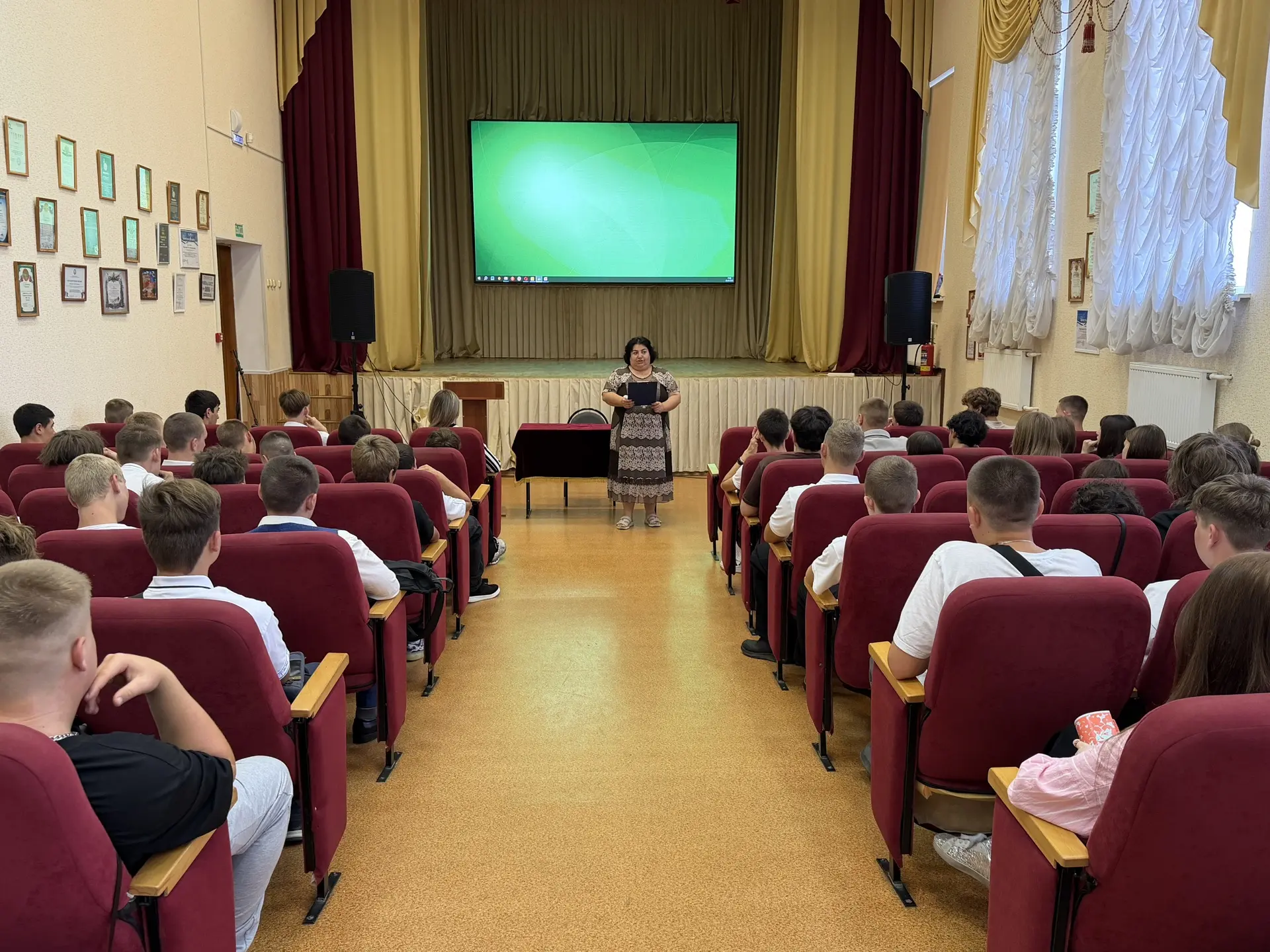 🎗️3 сентября 2026 года в Лабинском аграрном техникуме прошло памятное мероприятие, при...